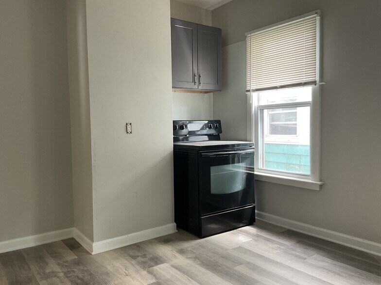 Building Photo - 134 Shelton Ave