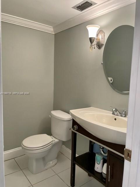 Building Photo - 613 N University Dr