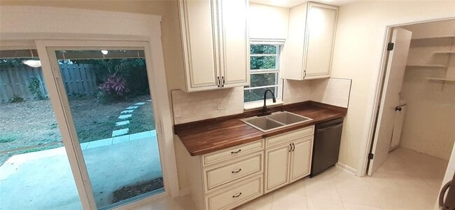 Building Photo - 1429 Lake Highland Dr