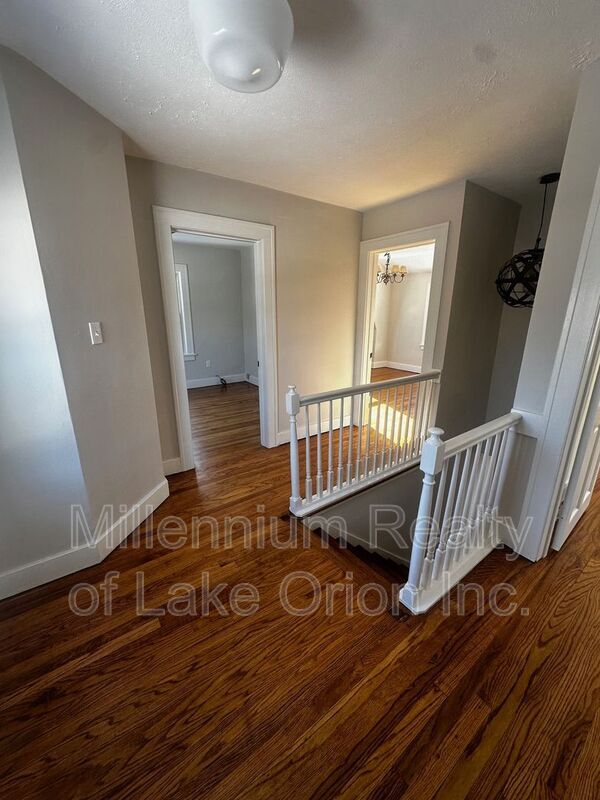 Building Photo - 24 Utica Rd