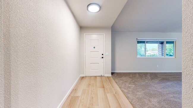 Building Photo - Meticulously Maintained Four Bedroom Singl...
