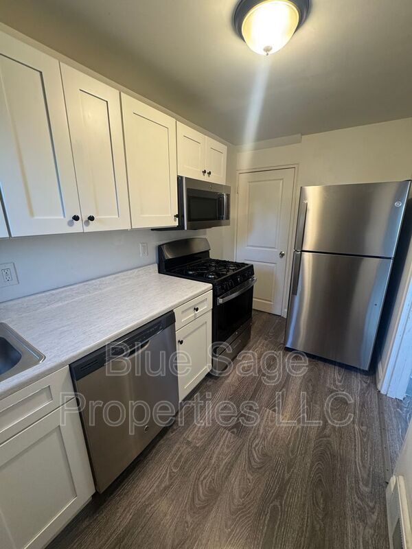 Building Photo - 25 Windsor Ln