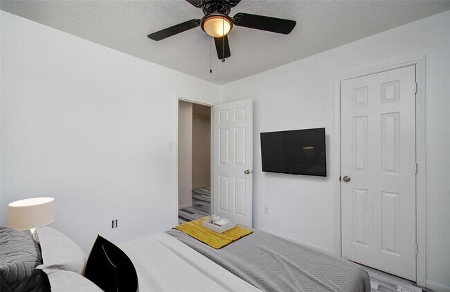 Building Photo - 4910 Comal River Loop
