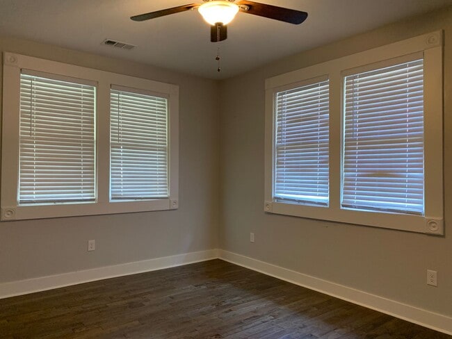 Building Photo - 116 Melrose Cir