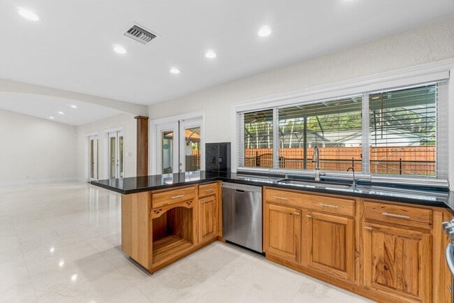 Building Photo - 20777 Soneto Dr