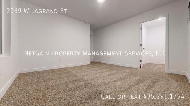 Building Photo - 2969 W LaGrand St