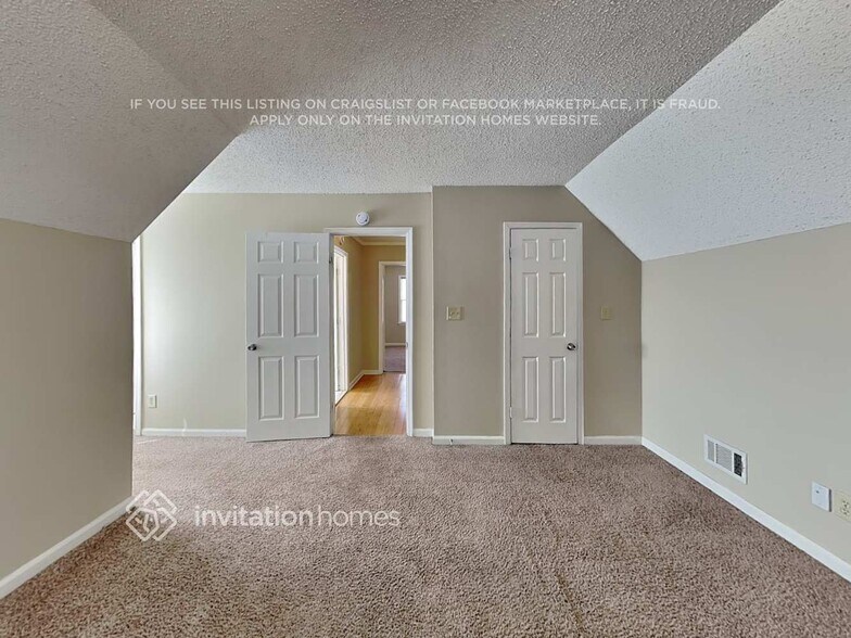 Building Photo - 6297 Queens Ct