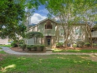 Building Photo - Updated 3 BR unit in the heart of South Park