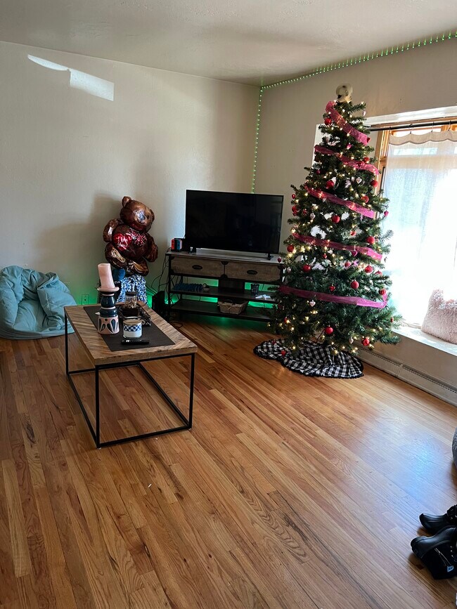 Building Photo - 1411 26th St