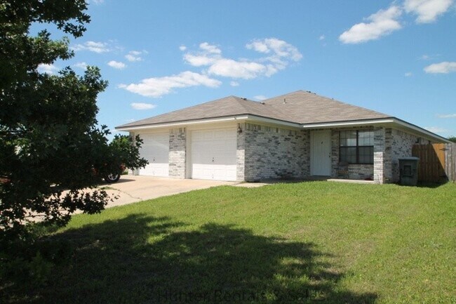 Building Photo - 5203 Daybreak Dr
