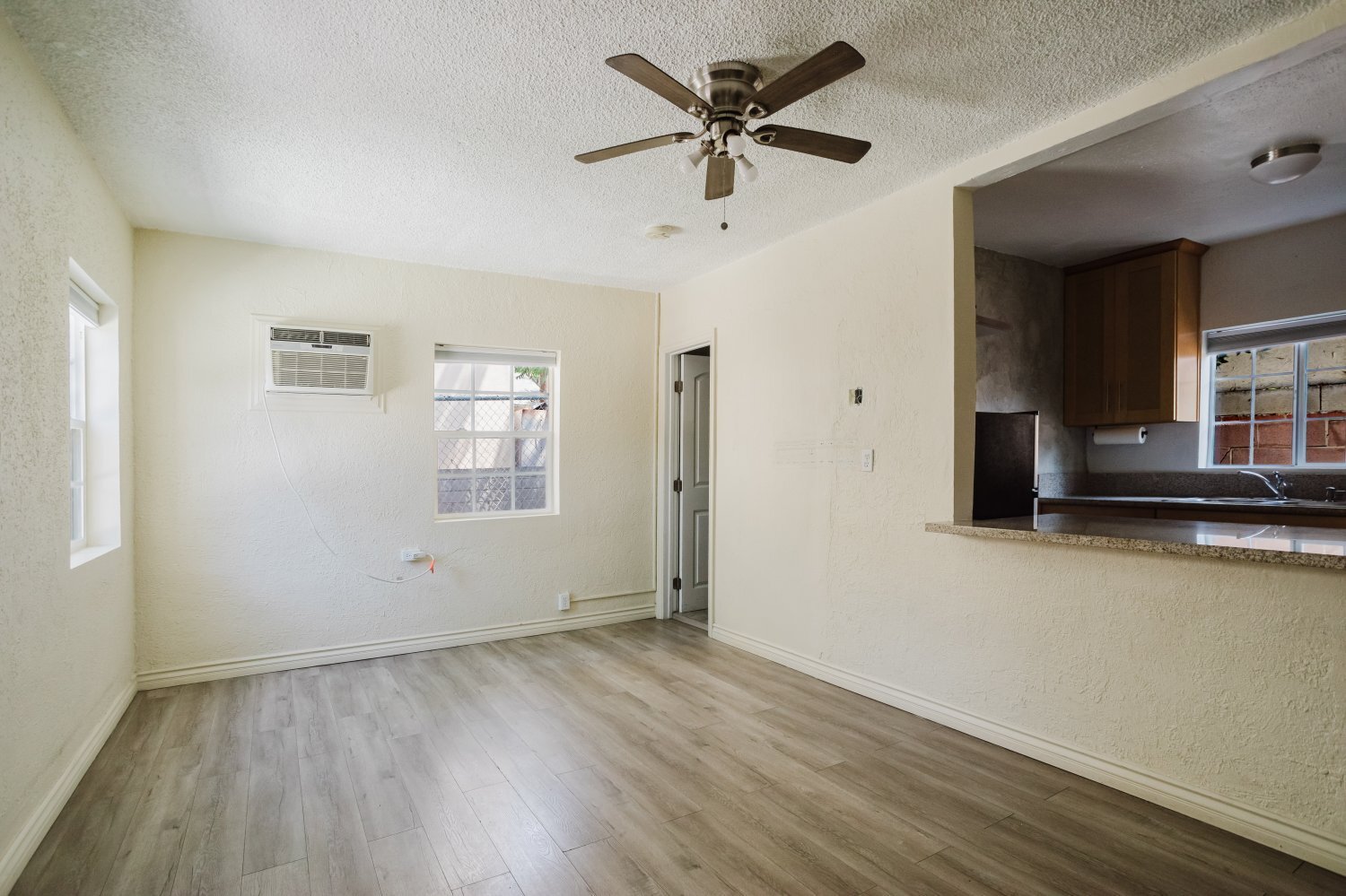 Building Photo - 5630 1/2 Craner Ave