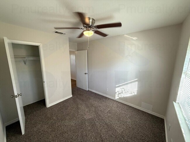 Building Photo - AVAILABLE NOW!!! Lovely 3 bedroom, 1 bath house in Duncanville