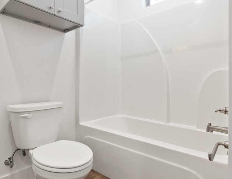 Building Photo - 411 Curtis St