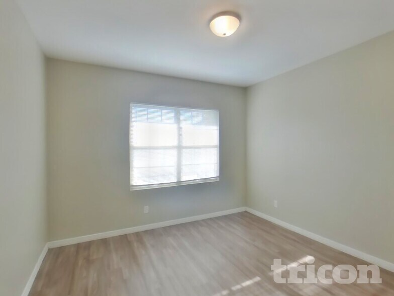 Building Photo - 37308 W Cannataro Ln