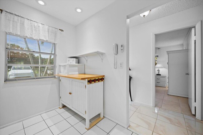 Building Photo - 455 Golden River Dr