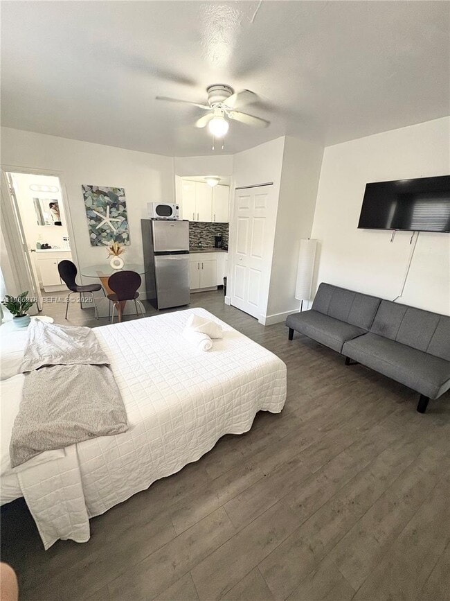 Building Photo - 1843 Dewey St