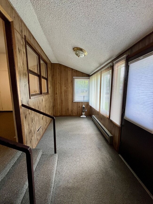 Building Photo - Charming 3-Bedroom Home with Spacious Layo...