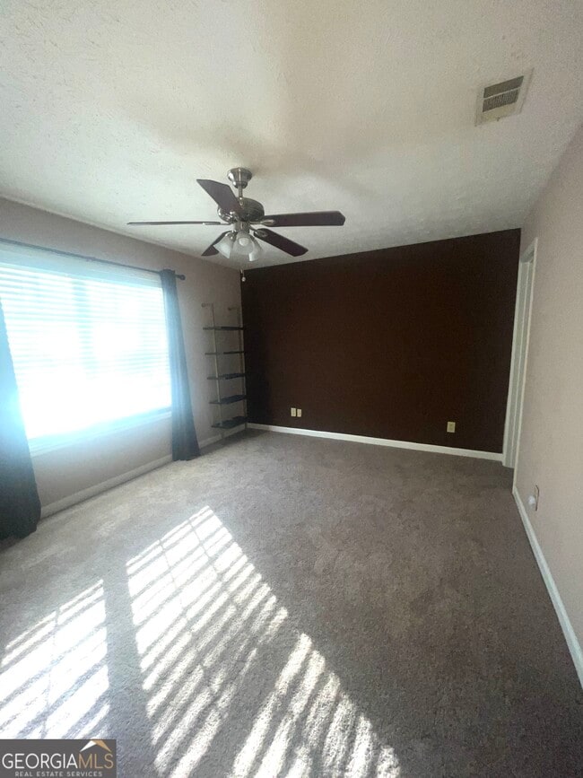 Building Photo - 2539 Oakridge Pl