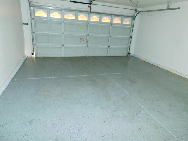 Building Photo - 3510 E Edna Ave