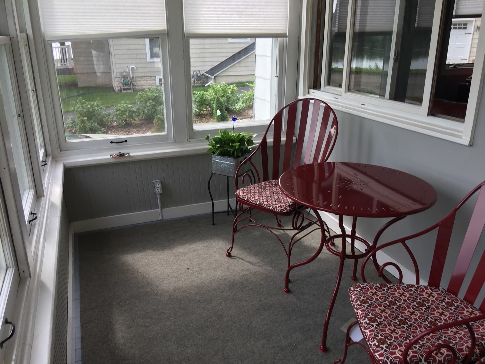 Building Photo - 1205 W Conant St