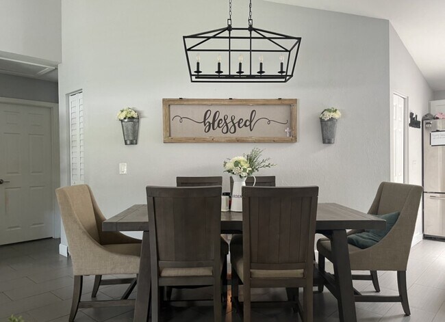 Building Photo - Lely Golf Estates - single family home clo...