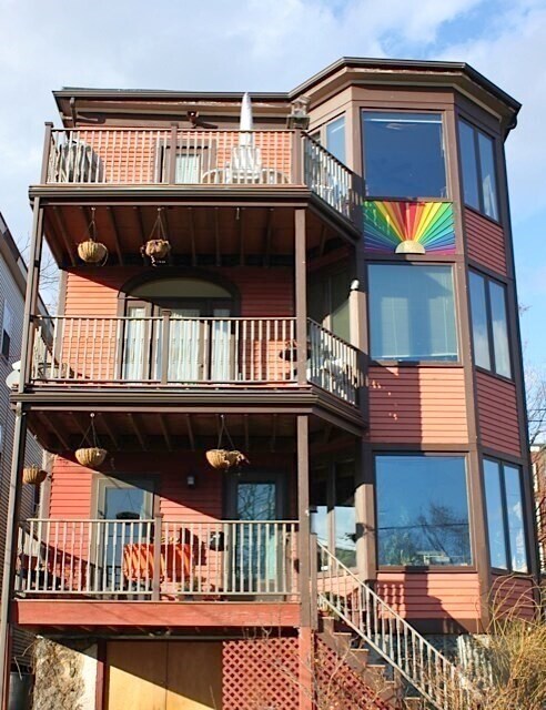 Building Photo - 53 Lawn St