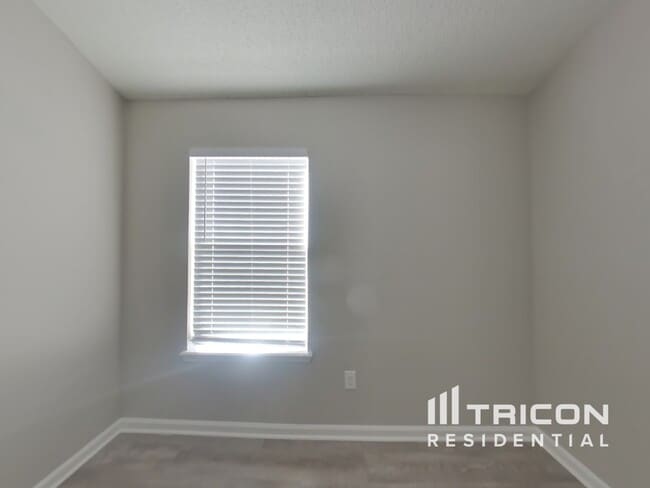 Building Photo - 12048 Coachman Lakes Way