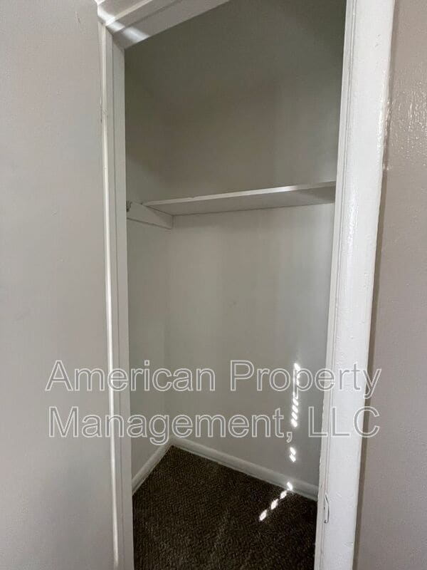 Building Photo - 2405 N Urbana Ave