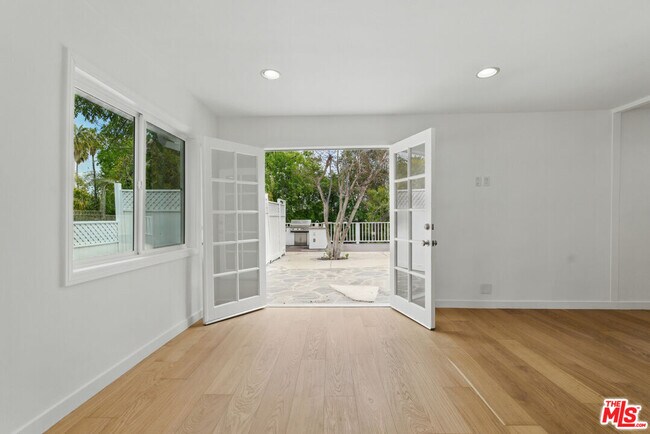 Building Photo - 5220 Melvin Ave