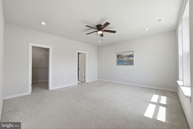 Building Photo - 43830 Middleway Ter