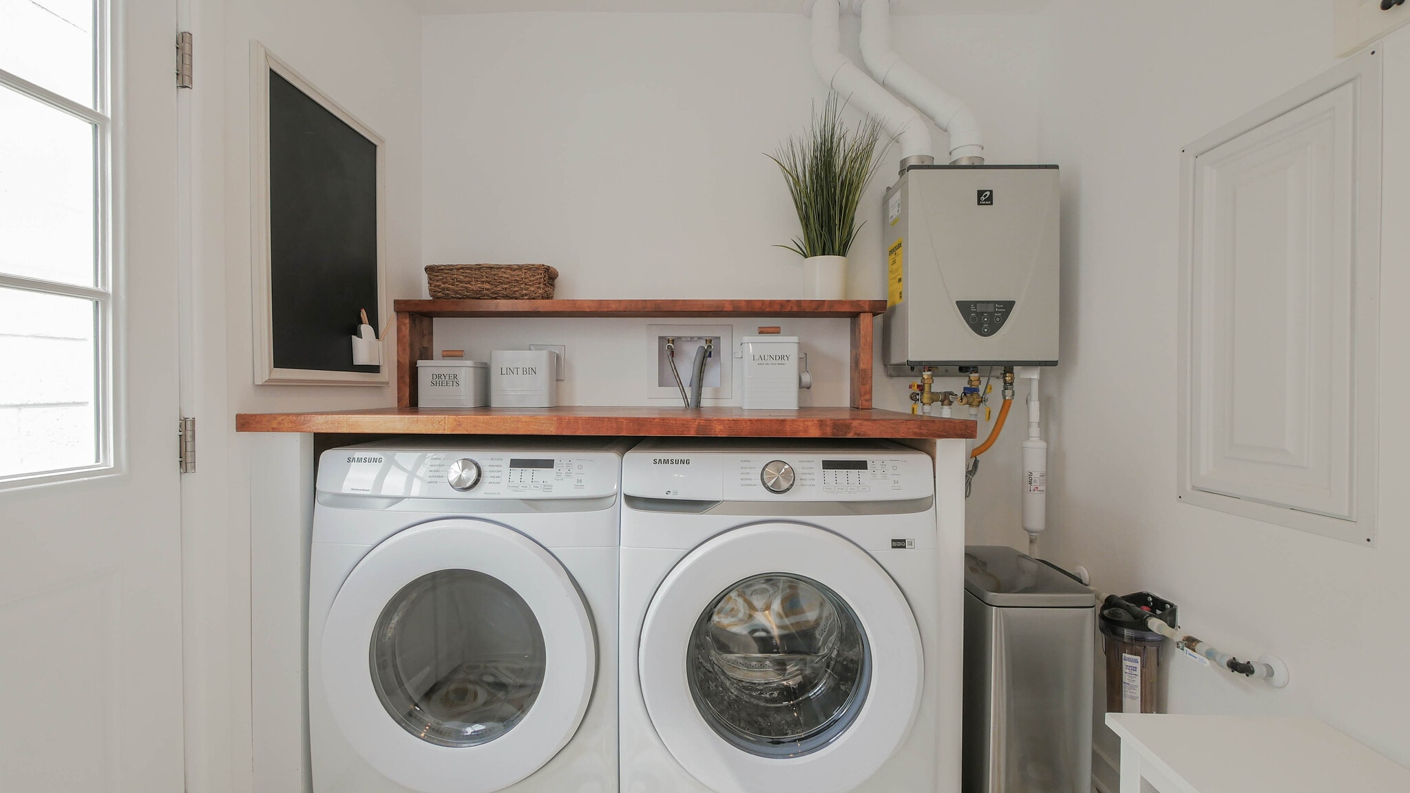 Building Photo - 12 N Delavan Ave