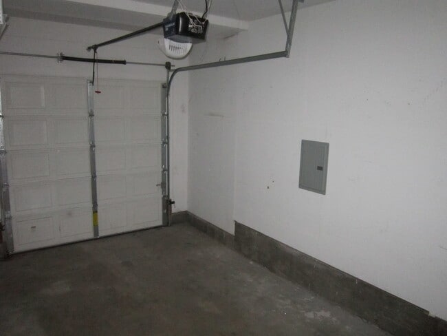 Building Photo - 1714 Lancaster Ave