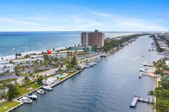 Building Photo - 1041 Hillsboro Mile