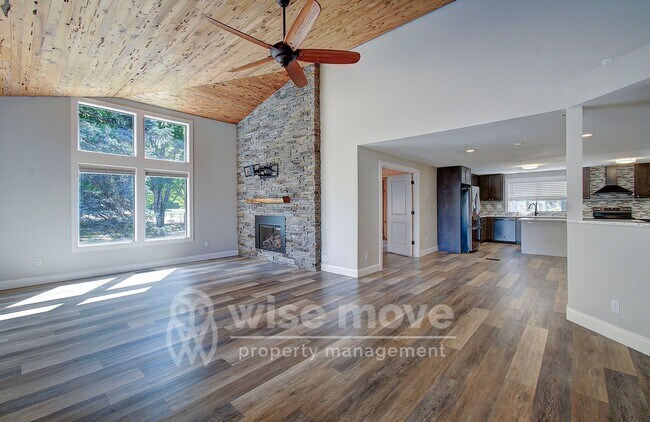 Building Photo - Felida Park- 4 Bedrooms on 1.5 Acres