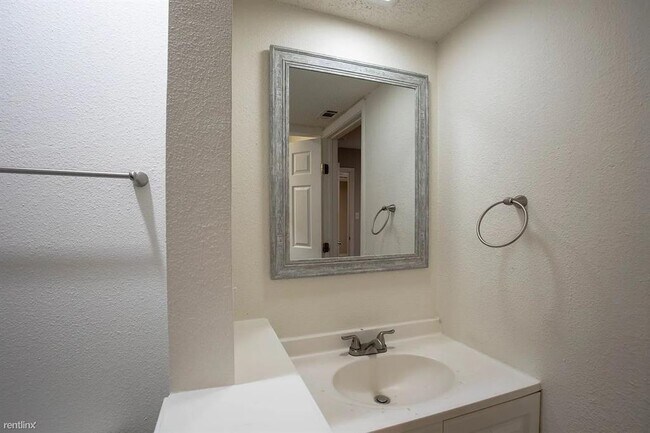 Building Photo - 4500 Witham Ln