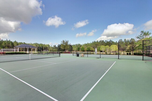 Building Photo - Spacious 4-Bedroom Home in Amelia Walk wit...