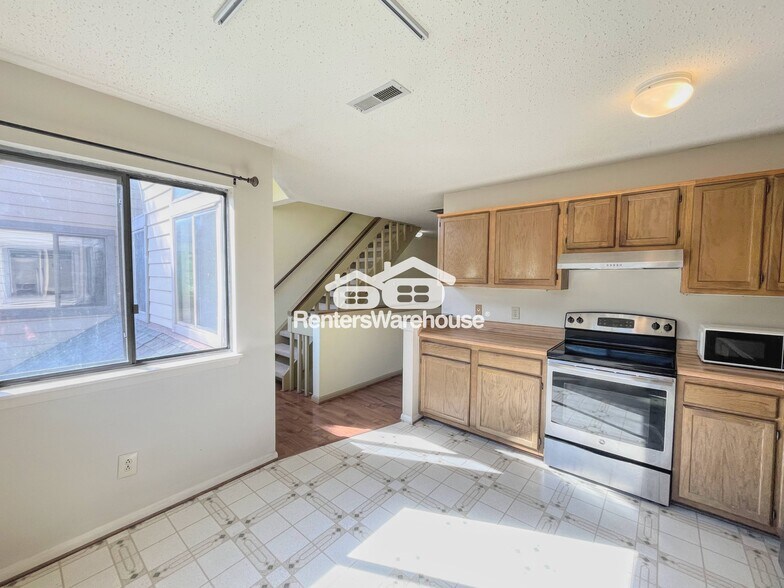 Building Photo - 3961 Aeries Way