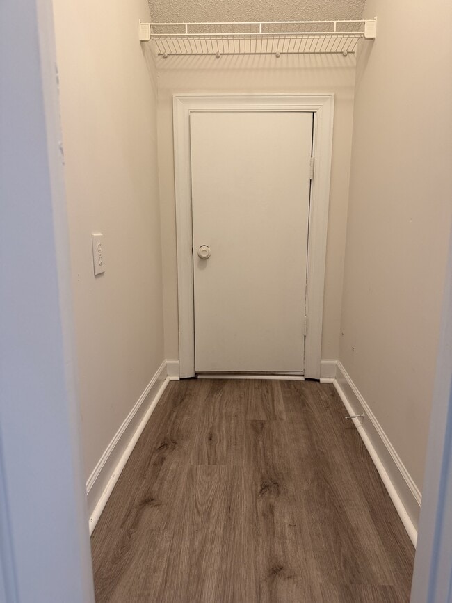 Building Photo - 407 16th St