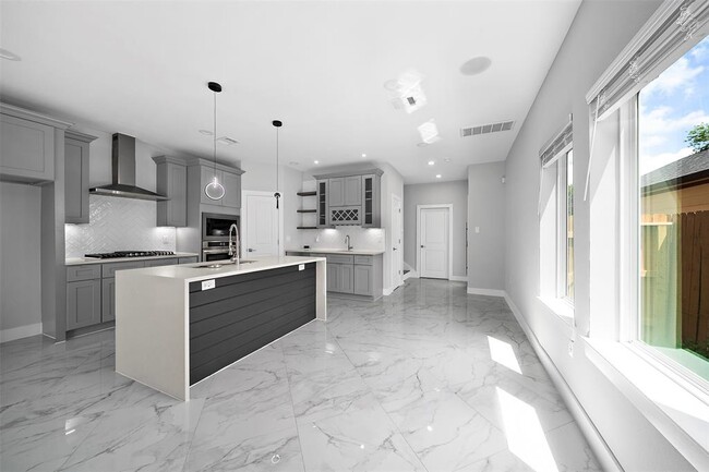Building Photo - 10113 Porto Rico Rd