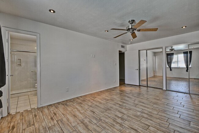 Building Photo - 3344 W Yucca St