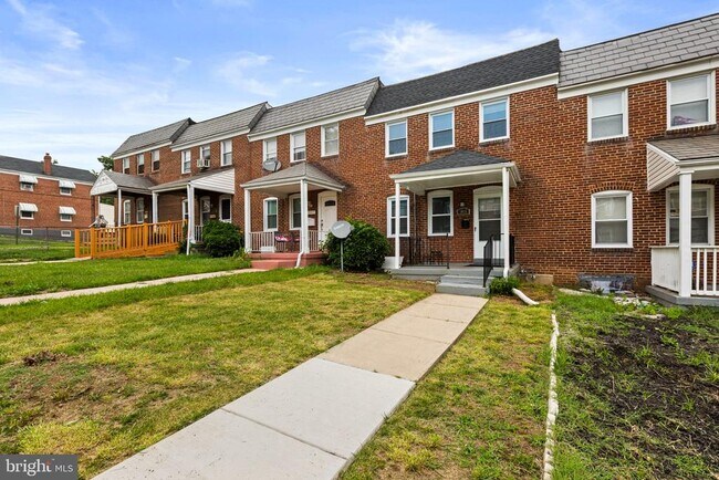 Building Photo - 1015 Lyndhurst St