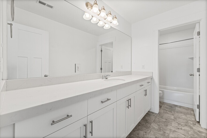 Upstairs bathroom - 4877 E Silver Ridge Rd