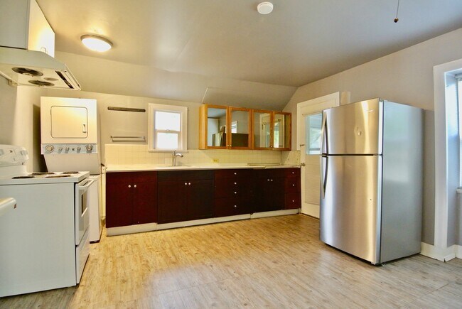 Building Photo - 2333 N 116th St