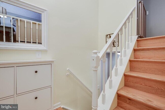 Building Photo - 8280 Wold Den Ct