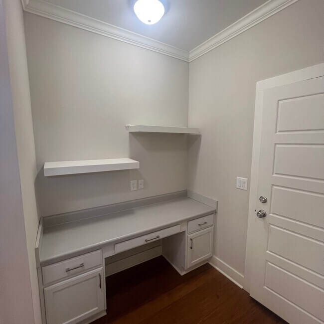 Building Photo - 1622 Prop Dr