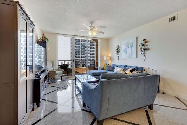 Building Photo - 2065 S Ocean Dr