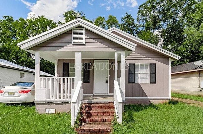 Building Photo - 2824 22nd St