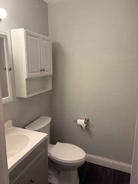 Building Photo - 1717 Cherokee Rd