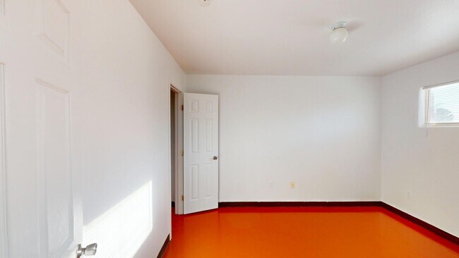 Building Photo - 3410 Vail Ave SE