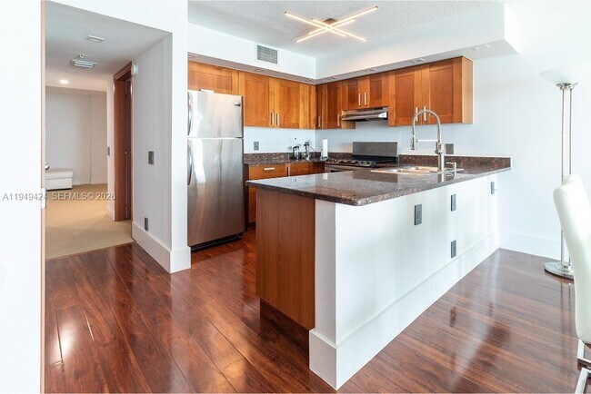 Building Photo - 9499 Collins Ave